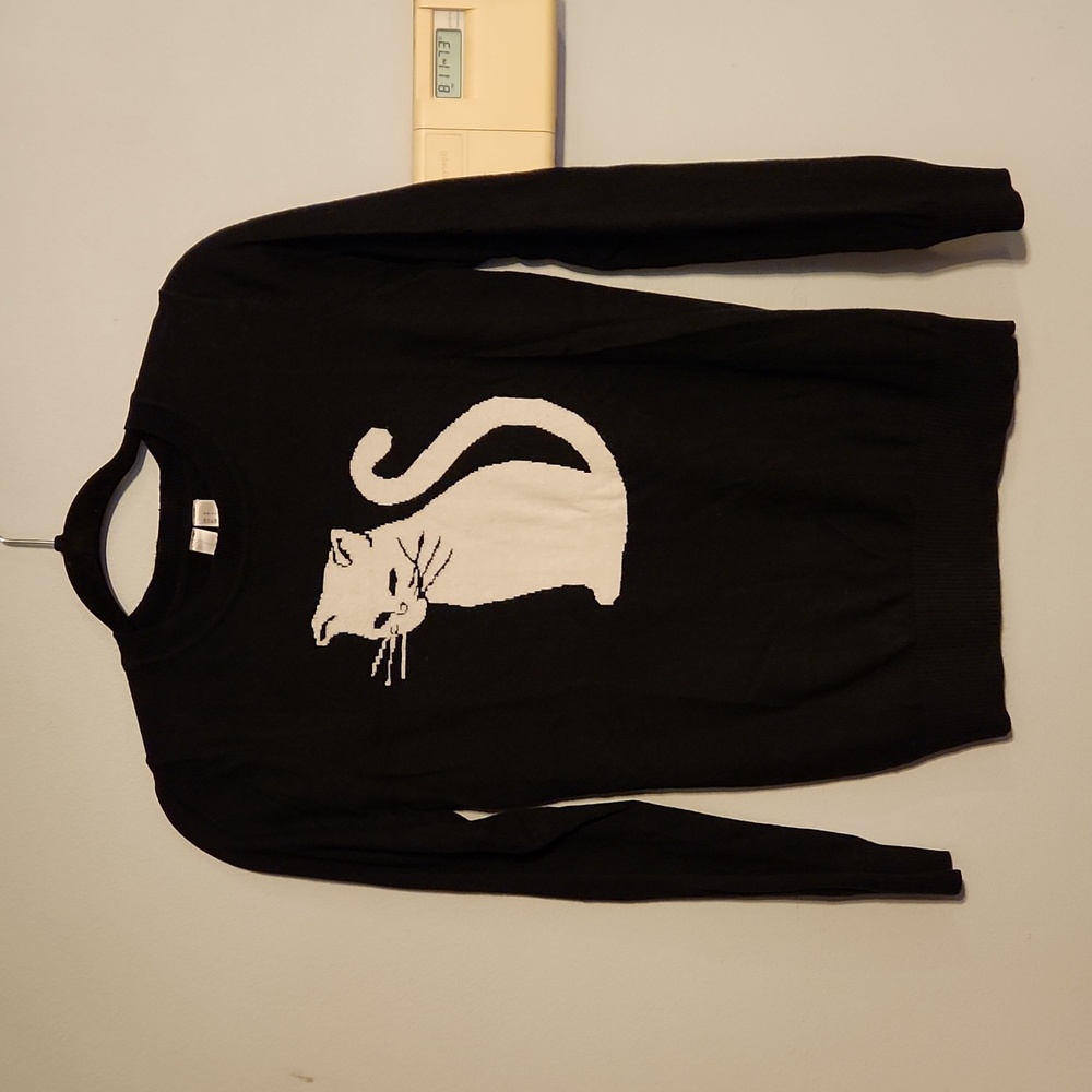 Black long sleeve cat sweater